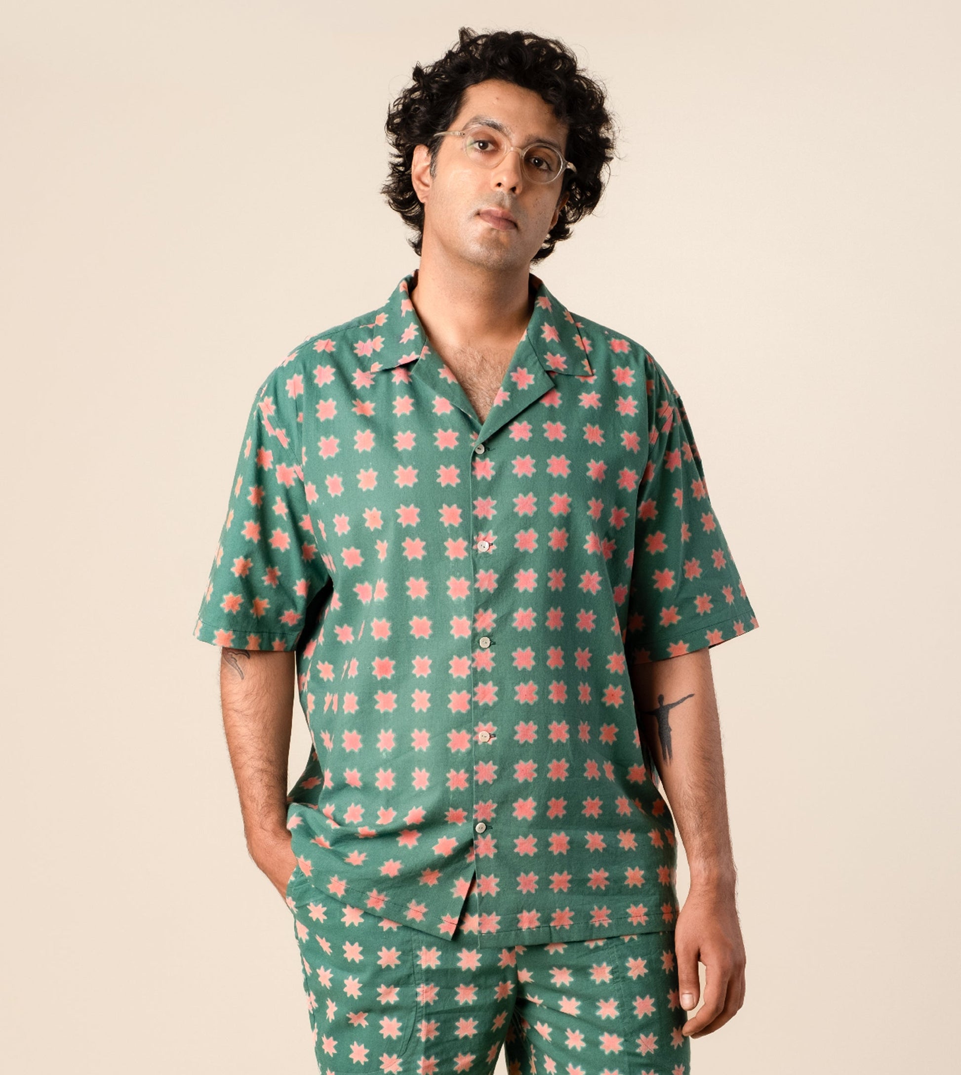 Kenji Shirt Star - Harkoi Studio - Upgrade your wardrobe with the Kenji Shirt in star print. Keywords: sustainable mens shirt, eco-friendly fashion, Kenji Shirt, star-patterned shirt, ethical clothing.